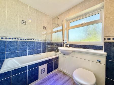 Bathroom.JPG