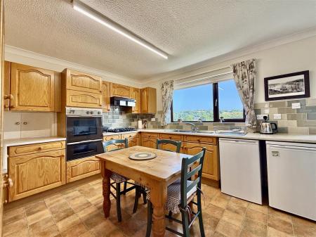 Kitchen_.jpeg