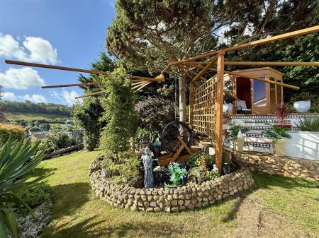 Lawn To Summer House.JPG