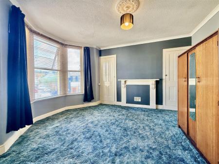 Bedroom 1.jpg