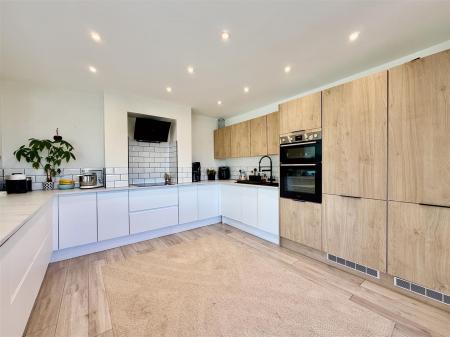 Kitchen.JPG