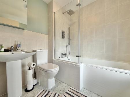 Bedroom 1 Ensuite.jpeg