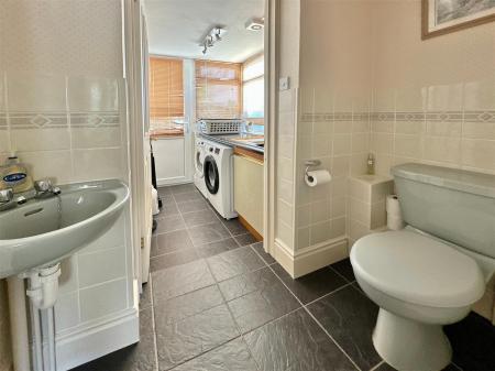 Uility Room & WC.JPG