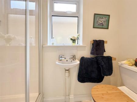 Downstairs Shower & WC.jpg