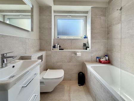 Main Bathroom.JPG