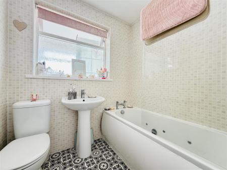Bathroom.JPG