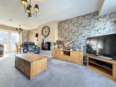 Lounge Towards Dining Area.JPG