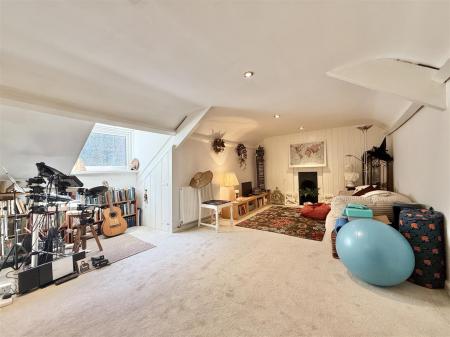 Loft Room_.jpg