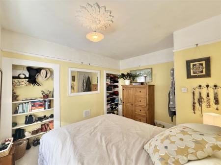 Bedroom 1.jpg