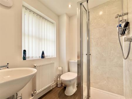 Bedroom 1 Ensuite.jpeg