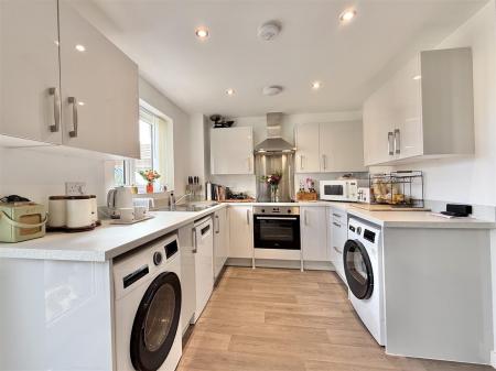 Kitchen Area.jpeg