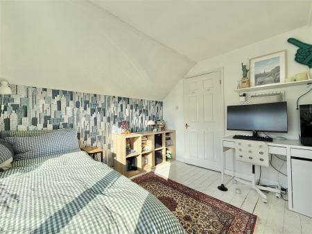 Ensuite  Bedroom.jpeg