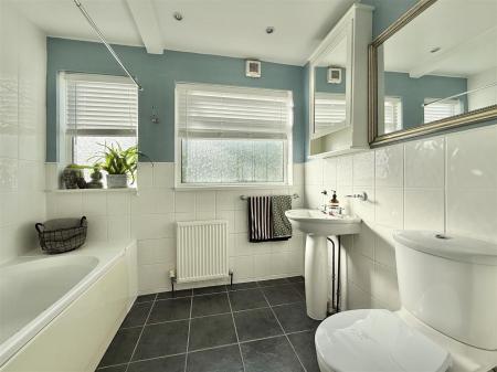 Family Bathroom.jpeg