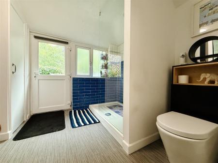 Shower Room.JPG