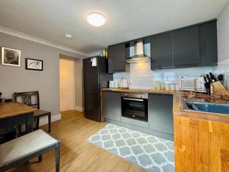 Kitchen Breakfast Area.JPG