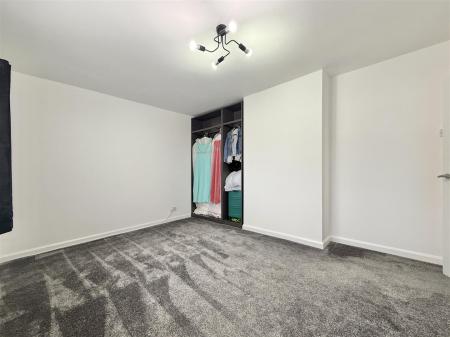 Bedroom 1.jpg