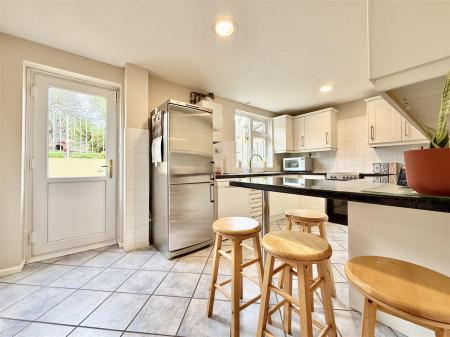 Breakfast Bar Area.JPG