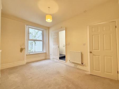 Flat 1 - Bedroom  1.jpg