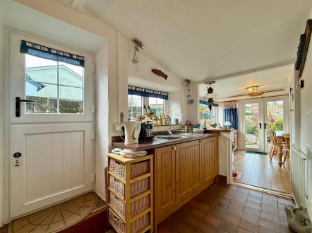 Kitchen Diner.JPG