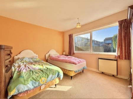 Bedroom 1.jpg