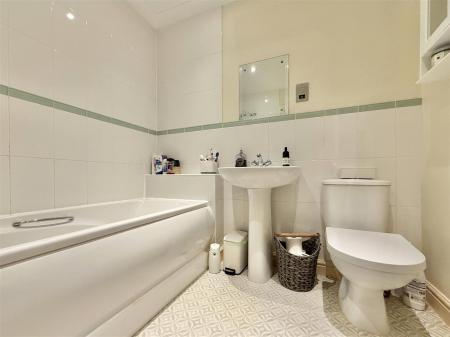 Family Bathroom.jpg