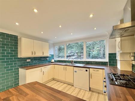 Kitchen_ (2).jpg