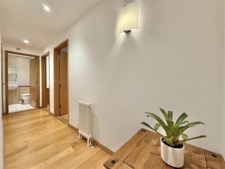 Hallway.jpg