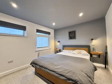 Bedroom 1.jpg