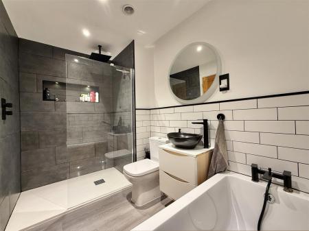 Family Bathroom.jpg