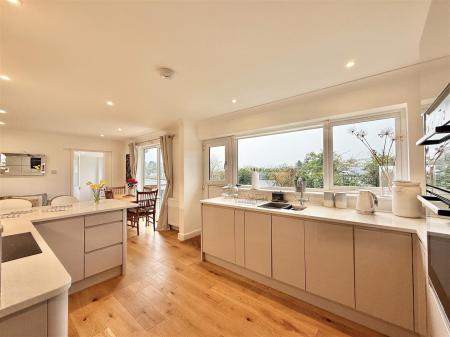 Kitchen_.jpg