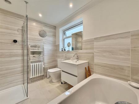 Family Bathroom.jpg