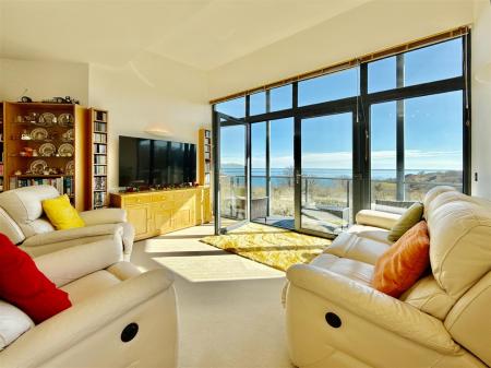 Lounge Area.JPG