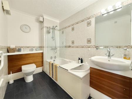 Bathroom.JPG