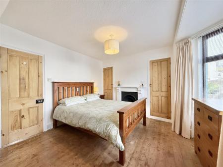 Bedroom 1.jpeg