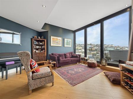 Sitting Room Or 4th Bedroom.JPG