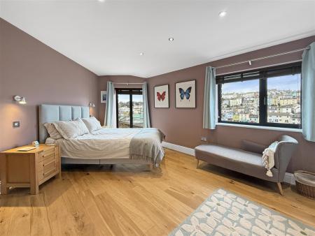 Bed 1.JPG