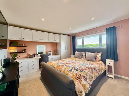 Bedroom  1.jpg