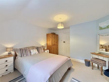 Bedroom 1.jpg