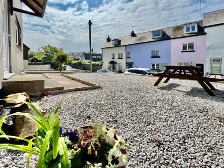 Flat 1 Garrow Court 4.JPG