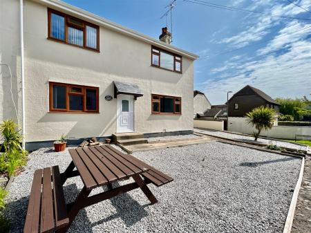 Flat 1 Garrow Court 1.JPG