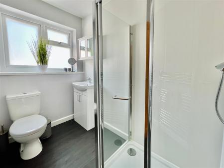 Flat 1 Garrow Court 8.JPG