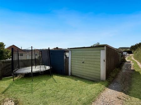 Garage & Parking.JPG