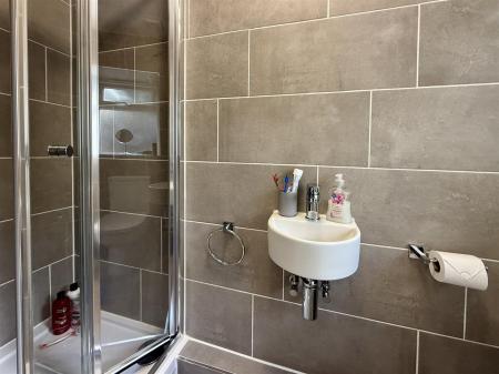 En Suite Shower.JPG