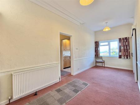 Hall (or possible 2nd Bedroom).jpeg