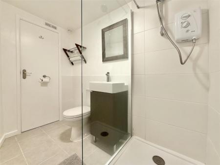 Shower  Room.jpeg