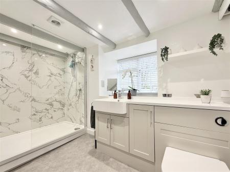 Family Bathroom.jpeg