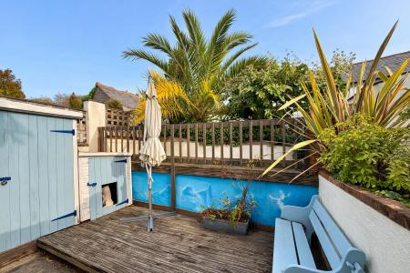 Decked Lower Garden.png