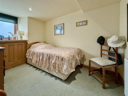 Bed 3.JPG