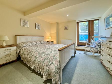 Bed 1.JPG