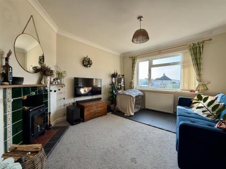 Lounge Area.JPG
